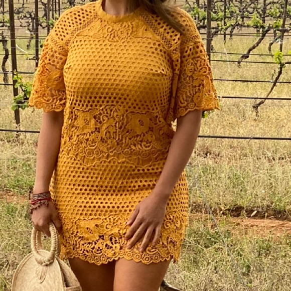 AQUA BOHO BELL SLEEVE LACE DRESS size medium - Picture 4 of 6